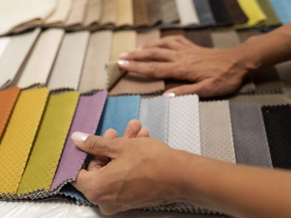 Cortina para sala: modelos, tecidos, cores e erros que você deve evitar